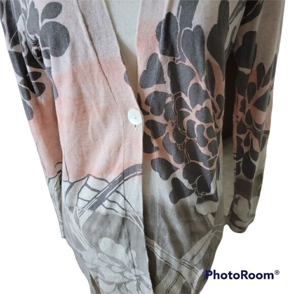 Chico's Long Line Cardigan with One Button Closure. Size 0. - Picture 2 of 9